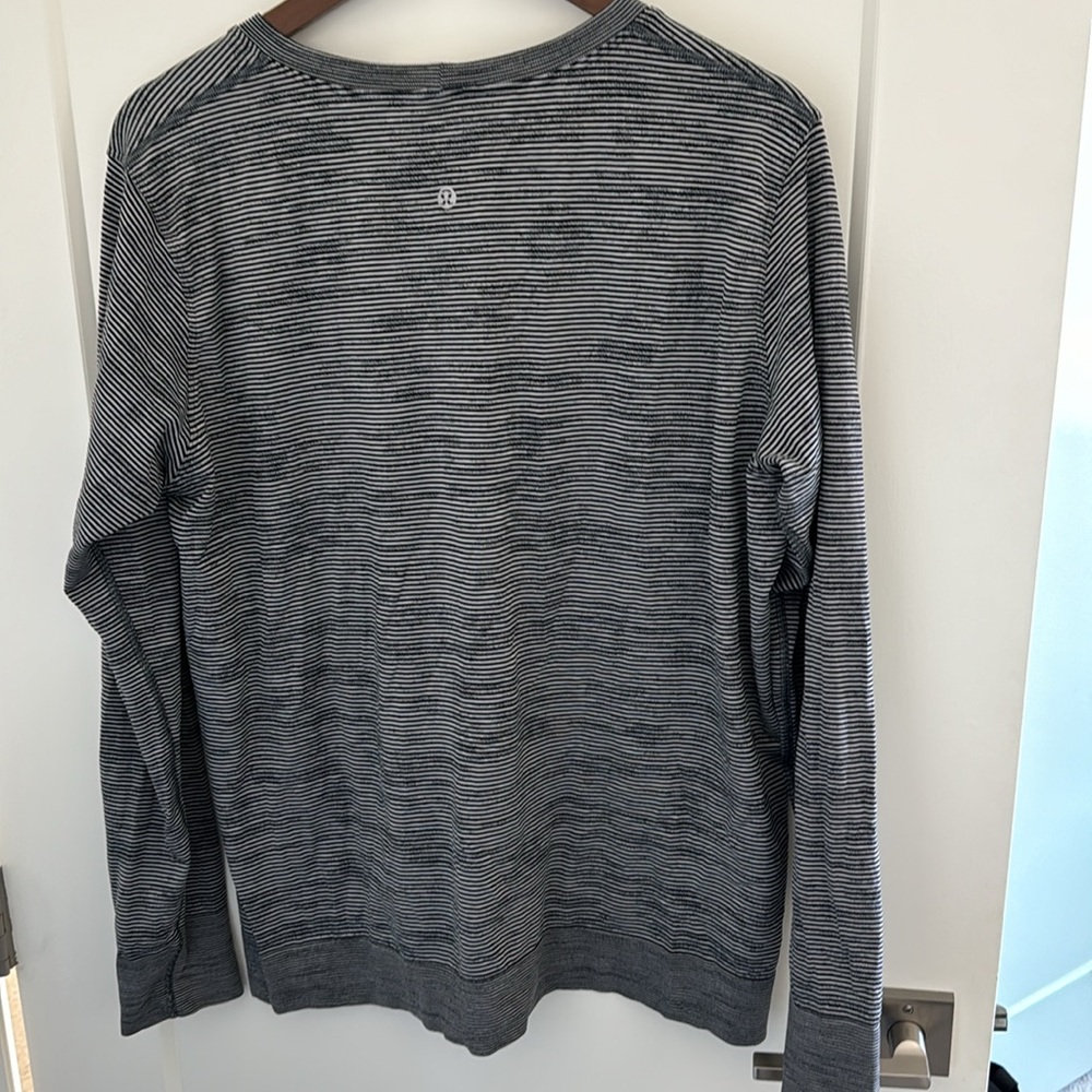 T-shirt - Picture 3 of 4